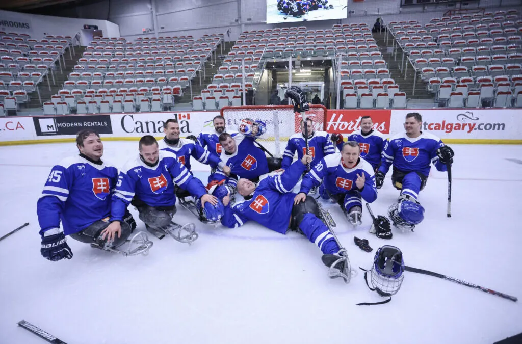 STATON aj v roku 2025 podporil slovenský parahokej a praje mu veľa športových úspechov